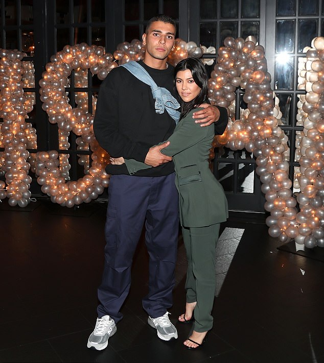 Kourtney Kardashian Reunites With Ex-Boyfriend! Strange | Friday Rumors